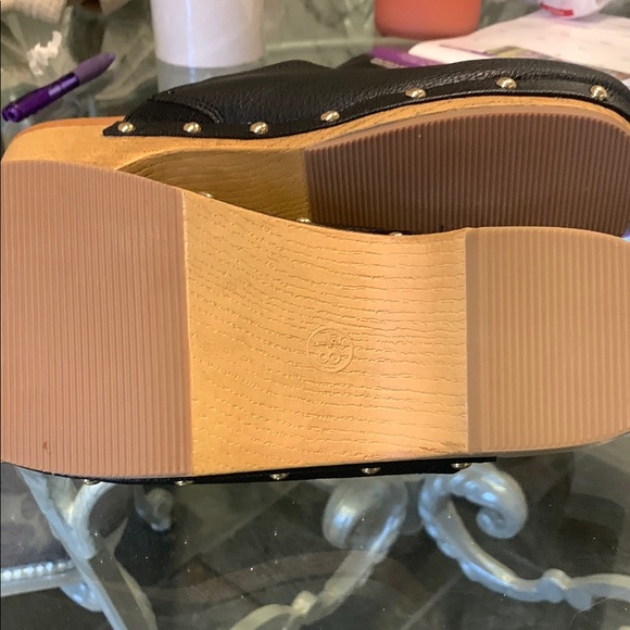 Universal Thread Black Mules - Picture 4 of 4